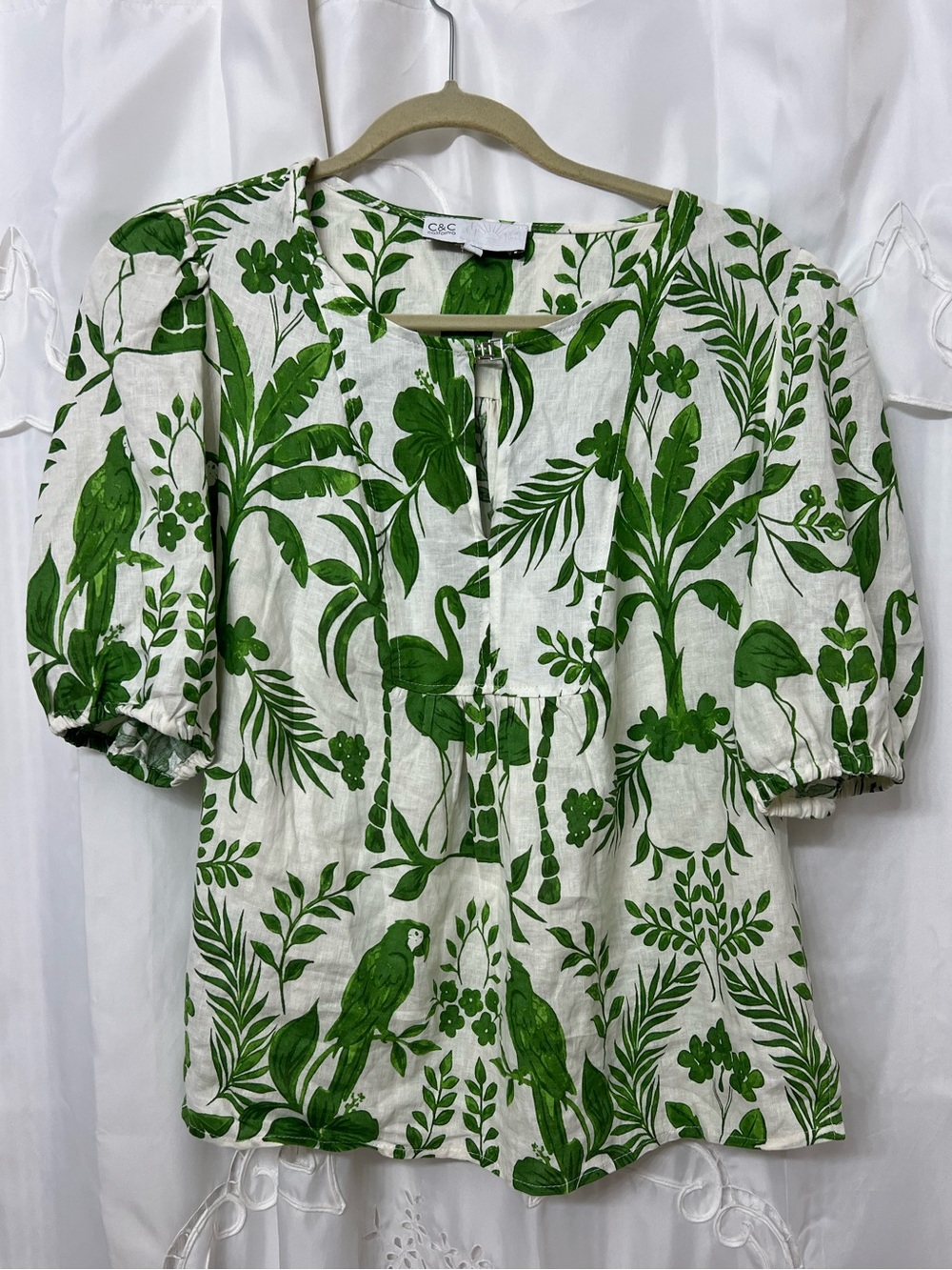 NWOT C&C California Linen Blend Tropical Parrot Flamingo Puff Sleeve Blouse M